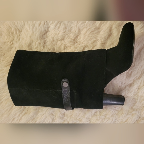 Tahari - Picture 2 of 2